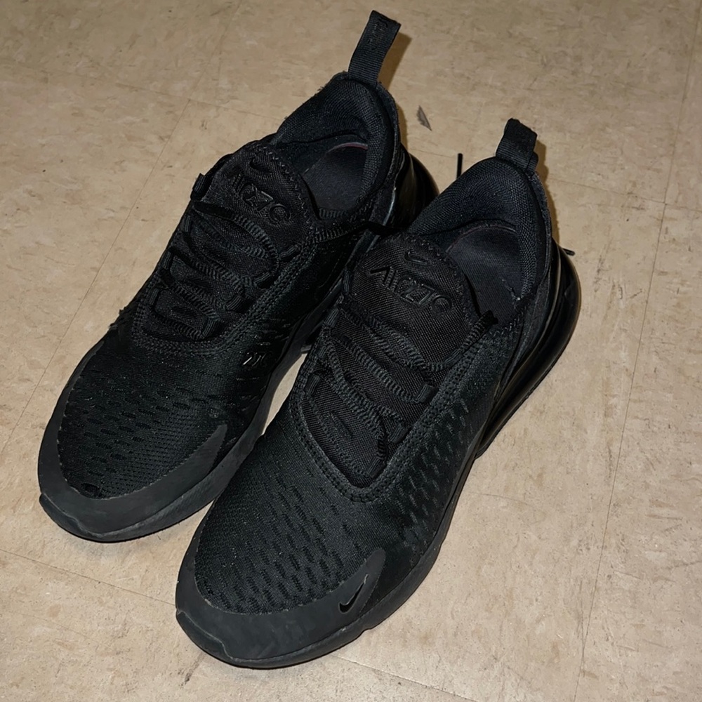 Black Nike 270s Shoes